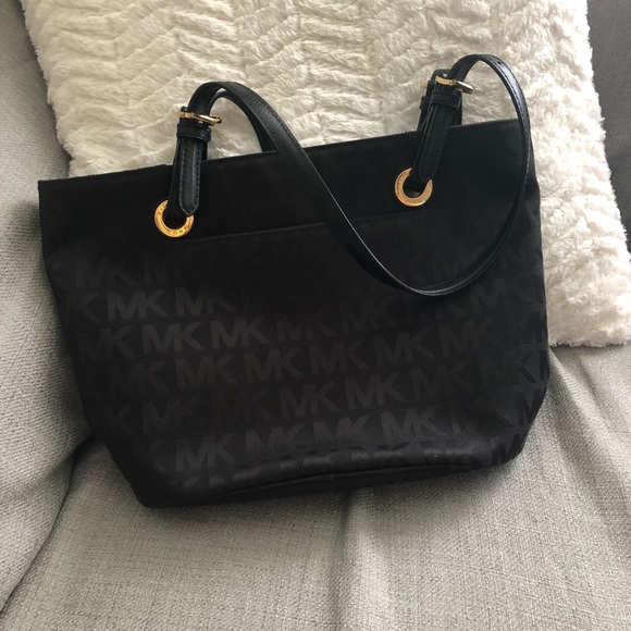 Michael Kors MK purse - Picture 4 of 5